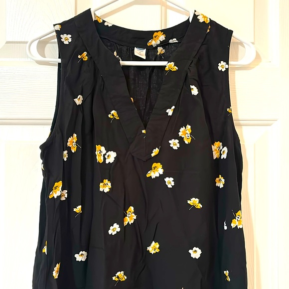 Old Navy Dresses & Skirts - Old Navy Yellow Flower Dress